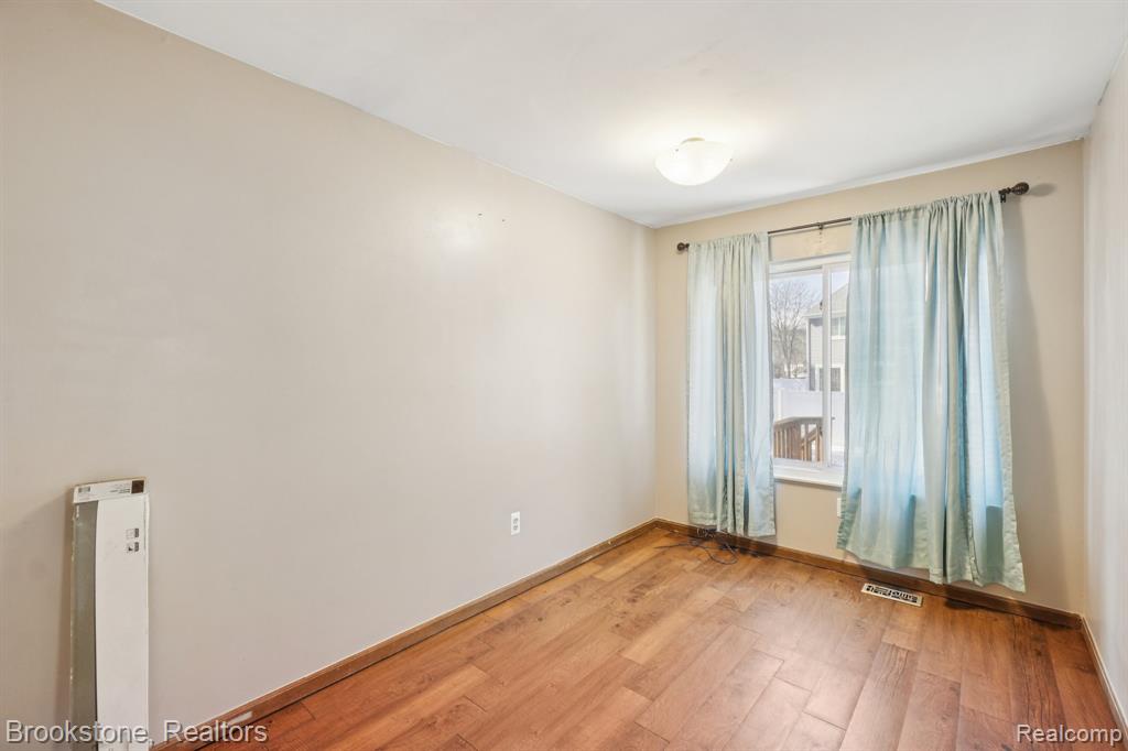 4207 Sunburst Avenue, Waterford, MI 48329 — Photo 13