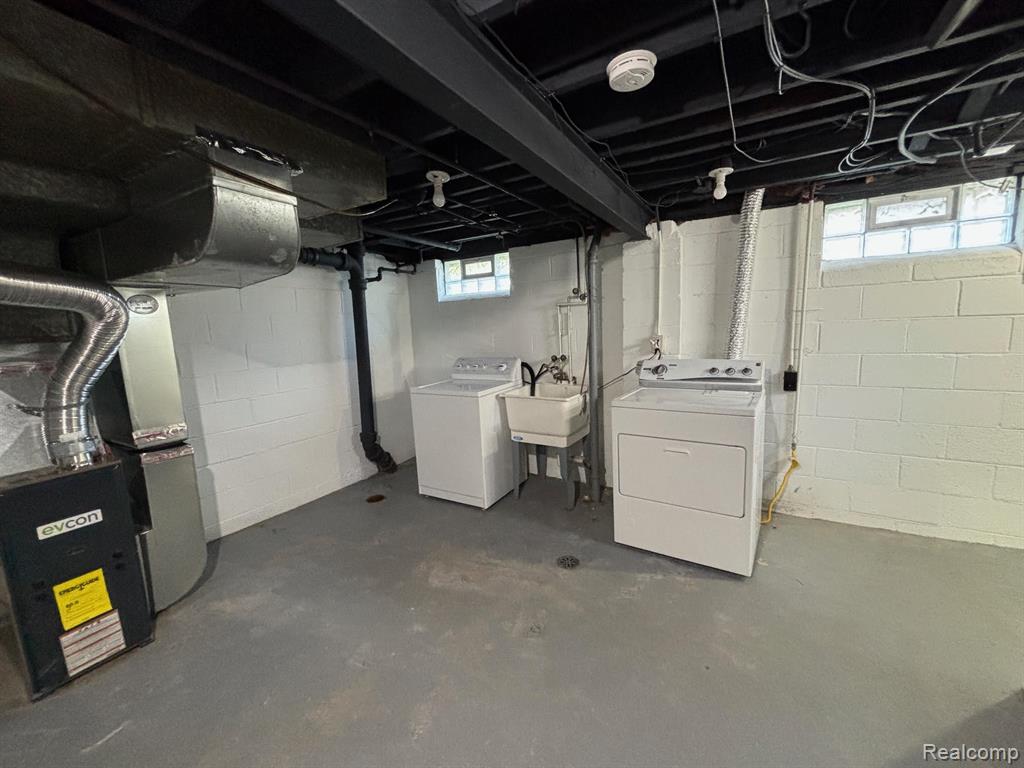 7034 Yacht Avenue, Warren, MI 48091 — Photo 12