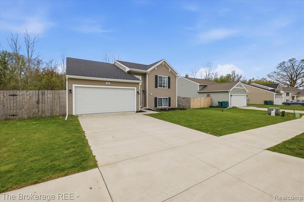 223 Creek Pointe Circle, Durand, MI 48429 — Photo 4