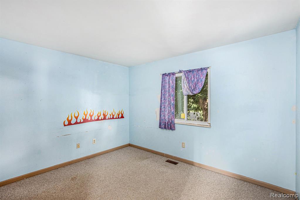 5877 Southwood Street, North Branch, MI 48461 — Photo 6