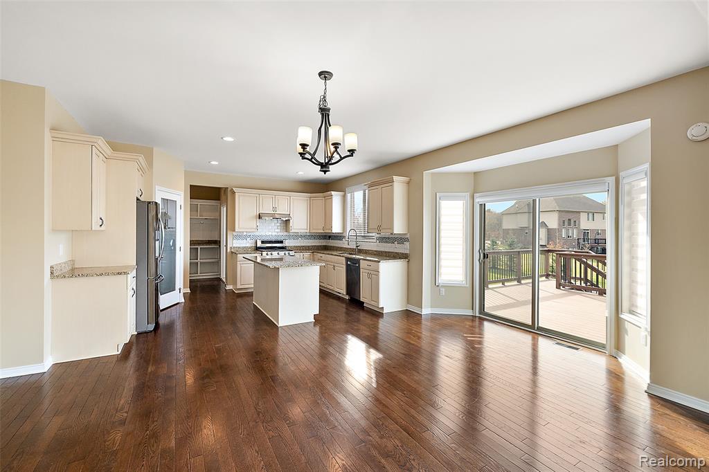 46267 Terrace Drive, Shelby Twp, MI 48317 — Photo 17