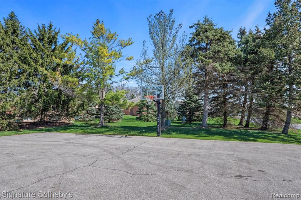 51 CHATEAUX DU LAC, Fenton, MI 48430 — Photo 54