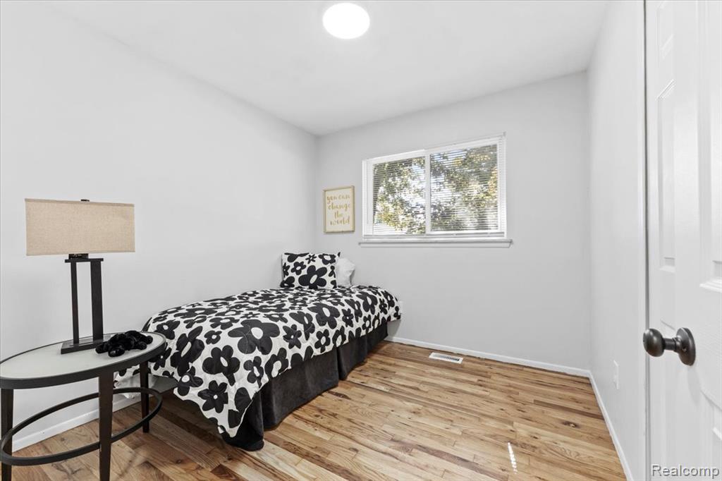 22102 Loretta Street, Woodhaven, MI 48183 — Photo 13