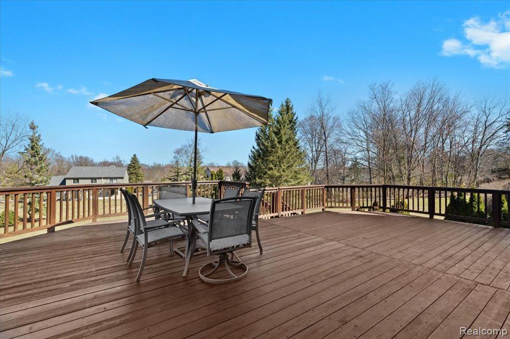 57322 HIDDEN TIMBERS Drive, South Lyon, MI 48178 — Photo 44
