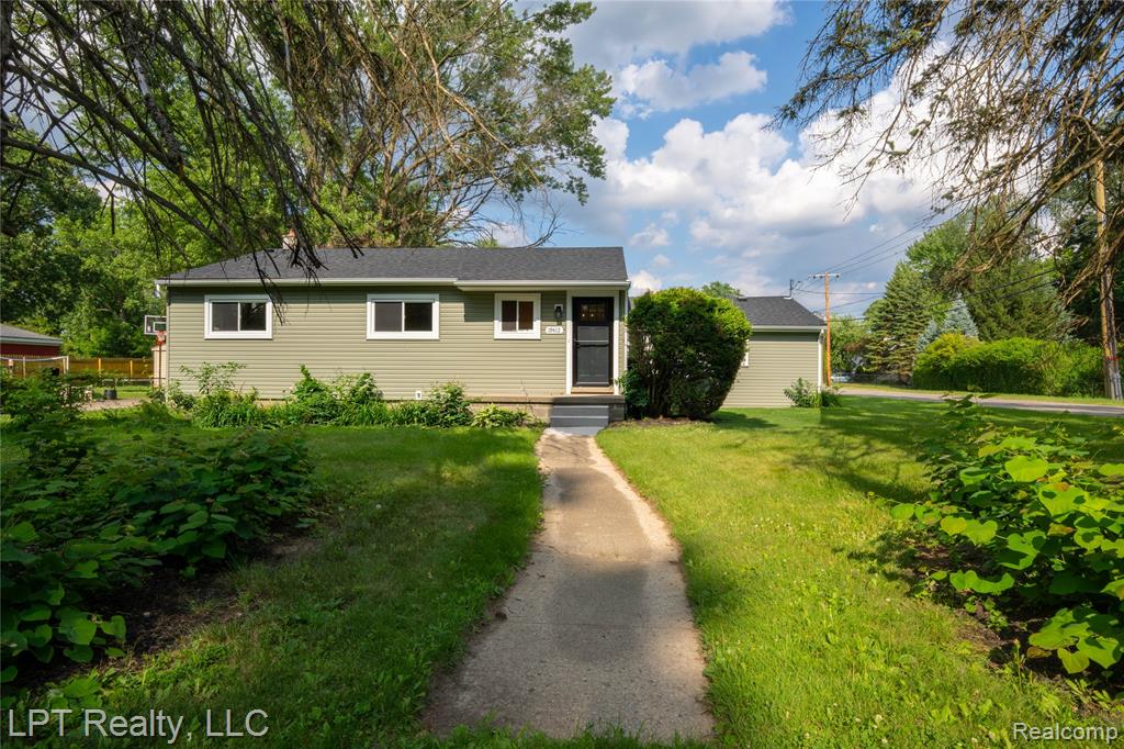 19412 Gaylord, Redford, MI 48240