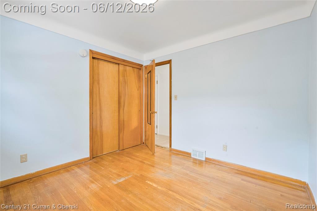 7602 Highview Street, Dearborn Heights, MI 48127 — Photo 10