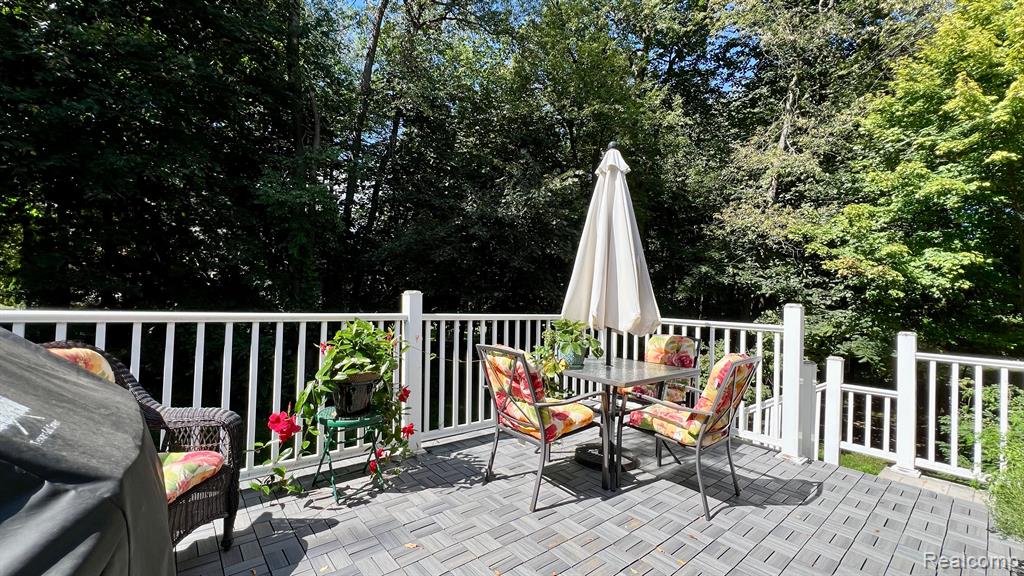 8324 WOODLAND Circle, Goodrich Vlg, MI — Photo 6
