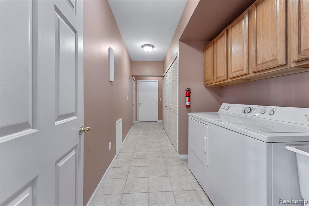 541 MULBERRY Street, Wyandotte, MI 48192 — Photo 22