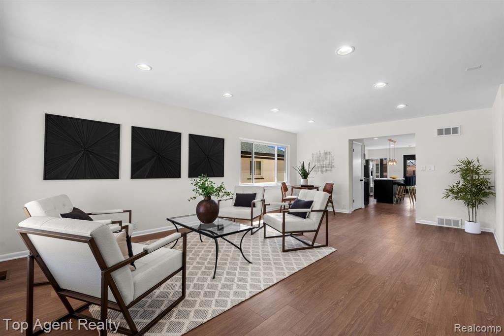 23701 Marlow Street, Oak Park, MI 48237 — Photo 10