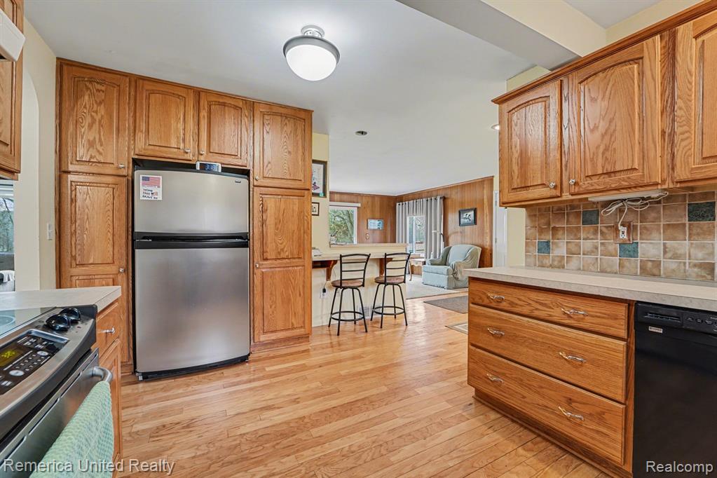 11796 Post Lane, South Lyon, MI 48178 — Photo 10