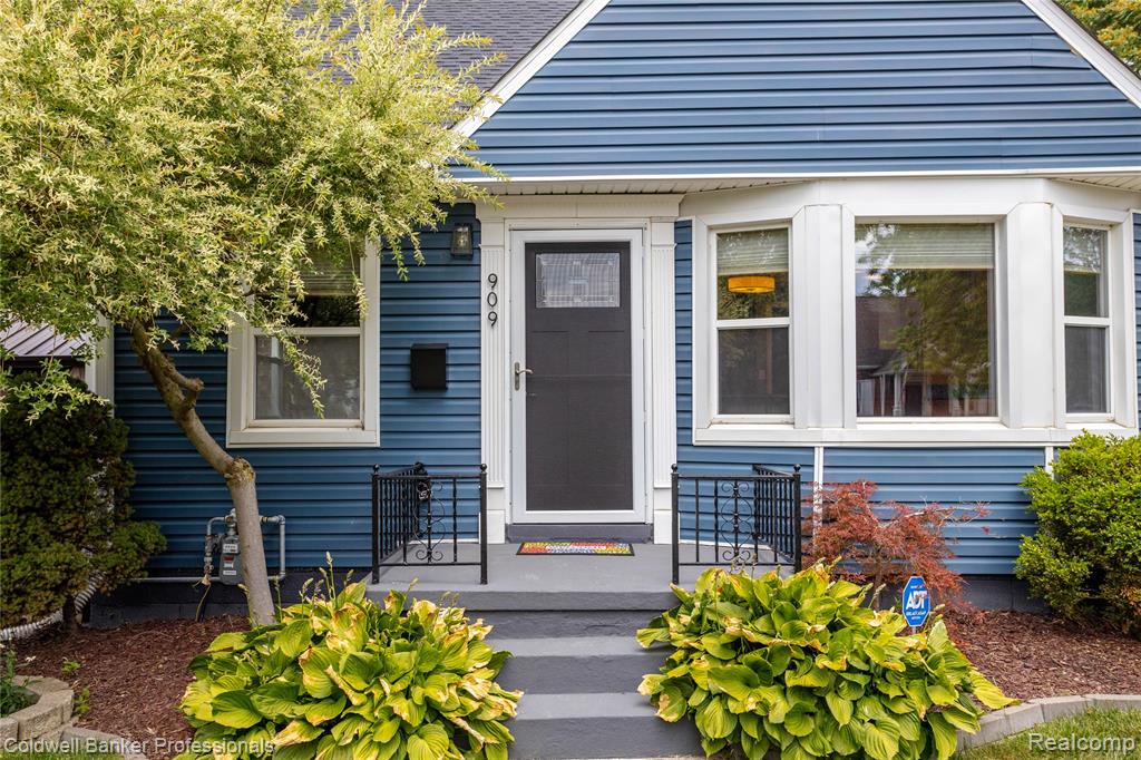 909 Hoffman Avenue, Royal Oak, MI 48067 — Photo 2