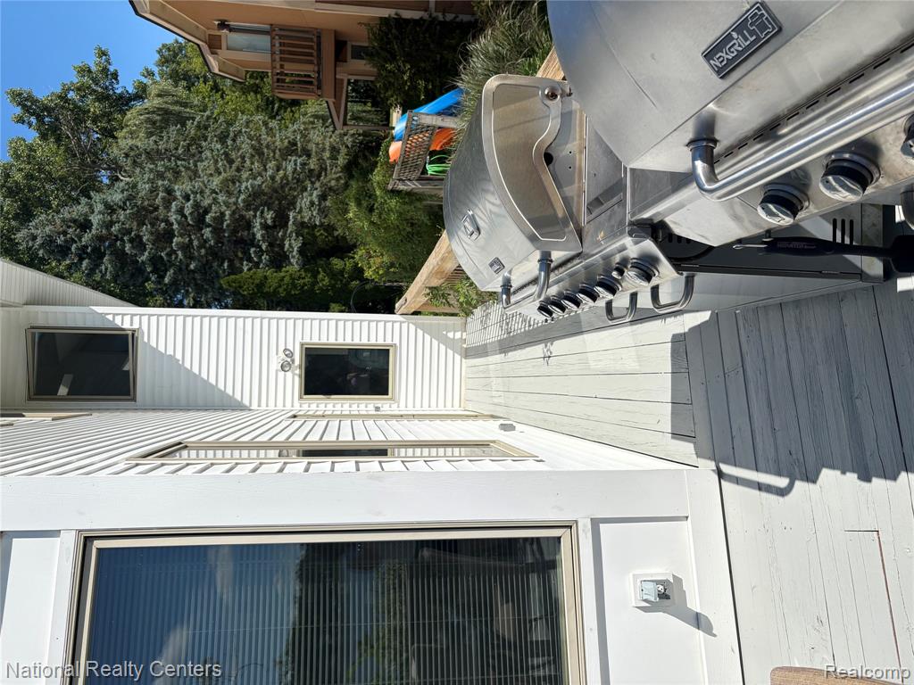 8871 Lakeview Drive, White Lake, MI — Photo 10