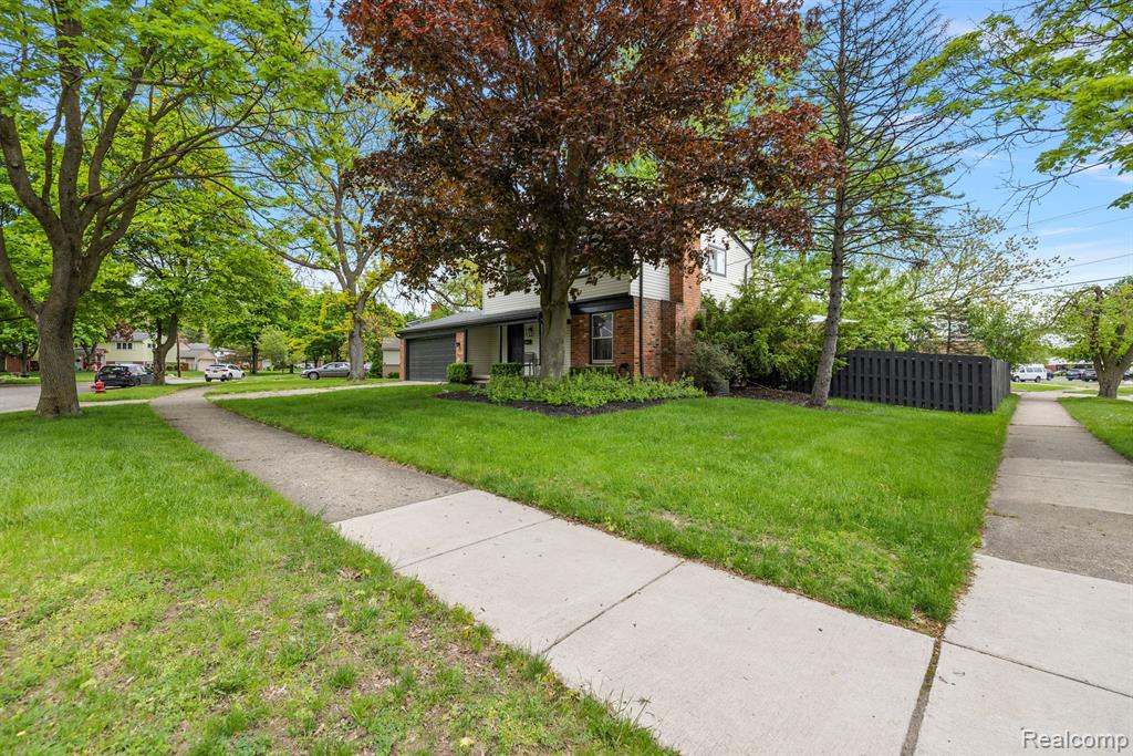 1000 CANTERBURY Street, Northville, MI 48167 — Photo 4