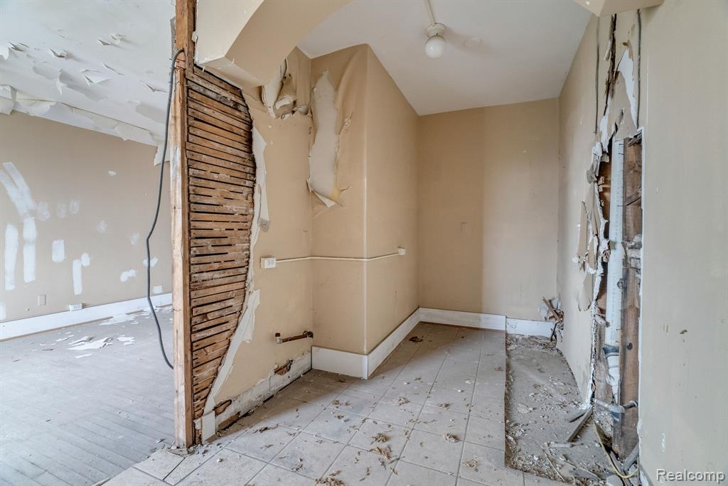 725 Whitmore Road, Detroit, MI 48203 — Photo 22