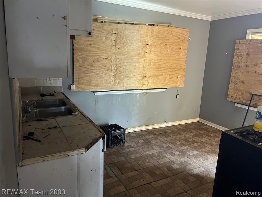 8505 Heyden Street, Detroit, MI 48228 — Photo 8