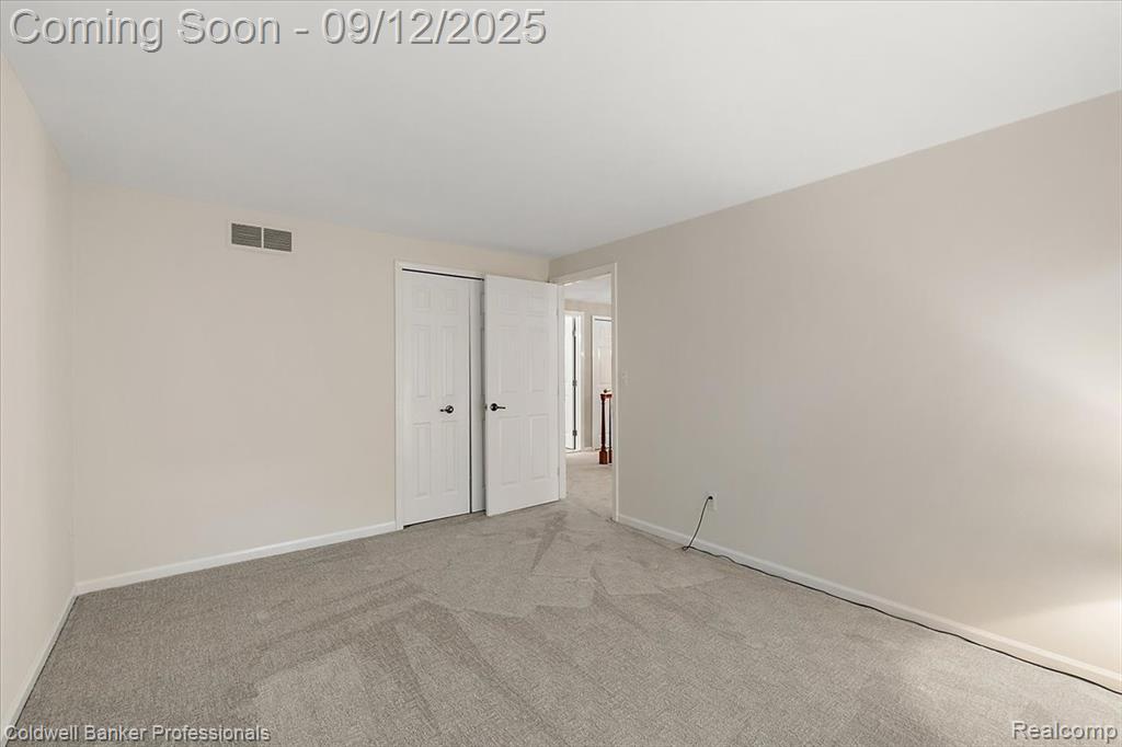49238 Plum Tree Drive, Plymouth, MI 48170 — Photo 44