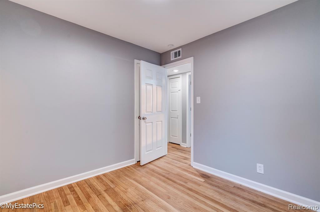 6151 HELEN Street, Garden City, MI — Photo 29