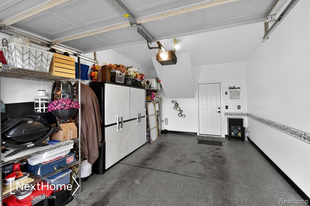 9627 Lakeside Drive, Ypsilanti, MI 48197 — Photo 31