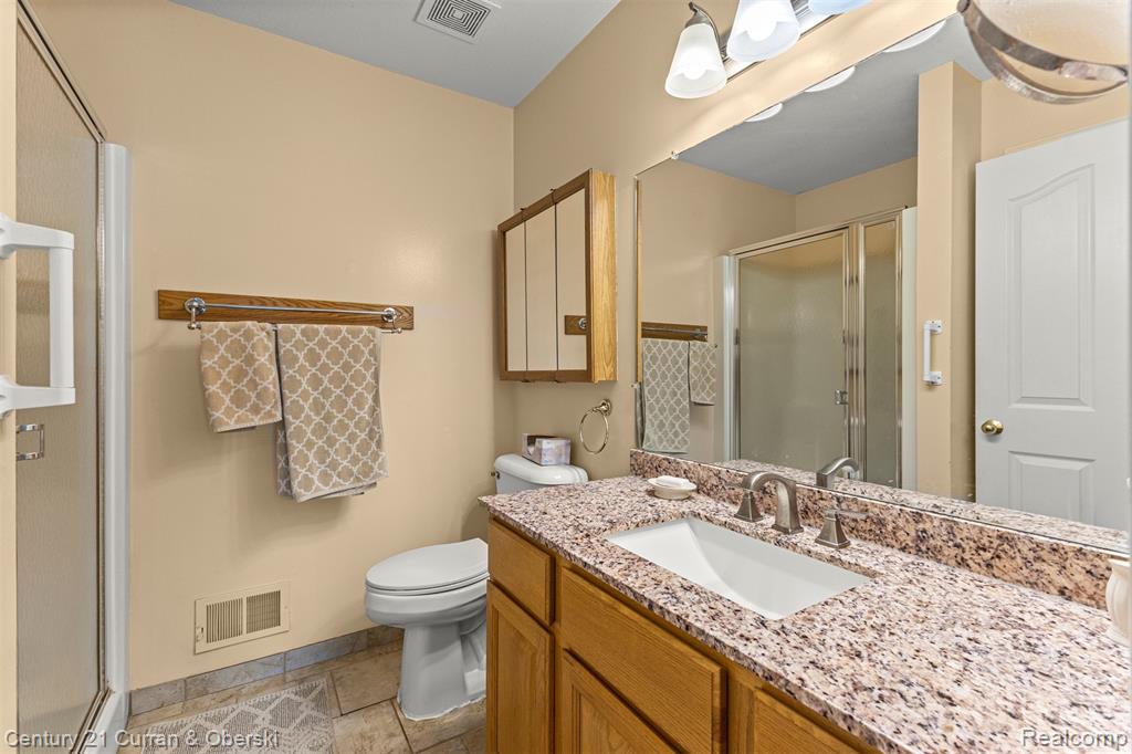 698 Ravencrest Lane, Westland, MI — Photo 25