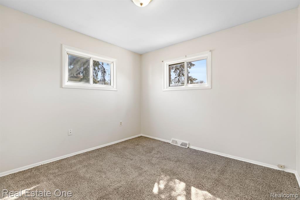 7957 PINE Street, Taylor, MI 48180 — Photo 12