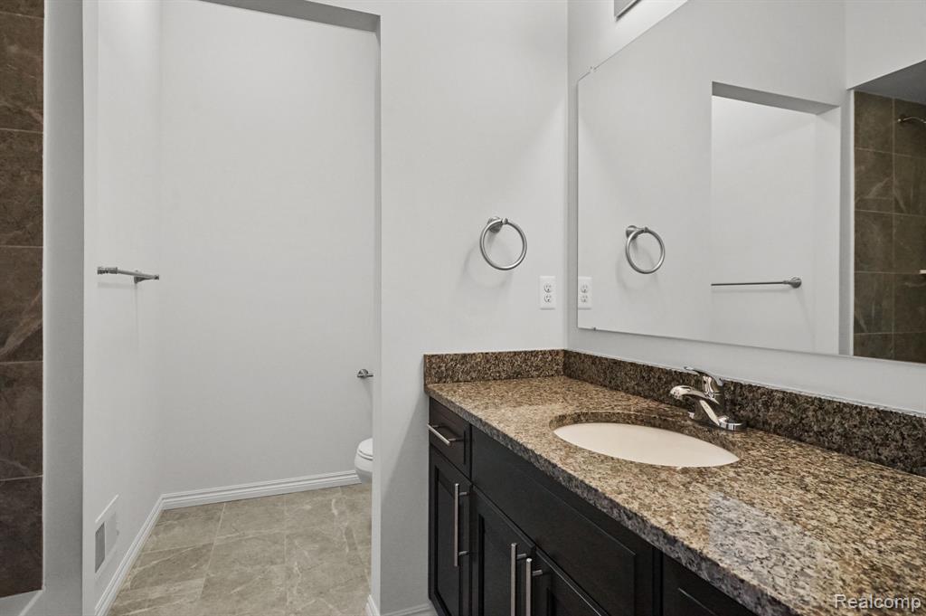 5176 HAWKSEYE Terrace, Warren, MI 48092 — Photo 21