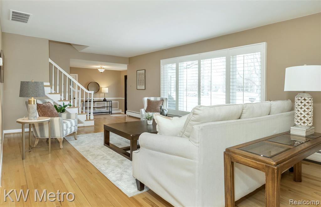 5897 Sutters Lane, Bloomfield Hills, MI 48301 — Photo 13