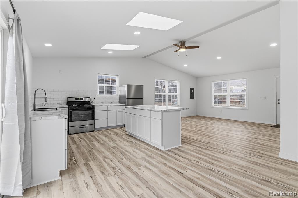 137 S Andre Street, Saginaw, MI 48602 — Photo 17