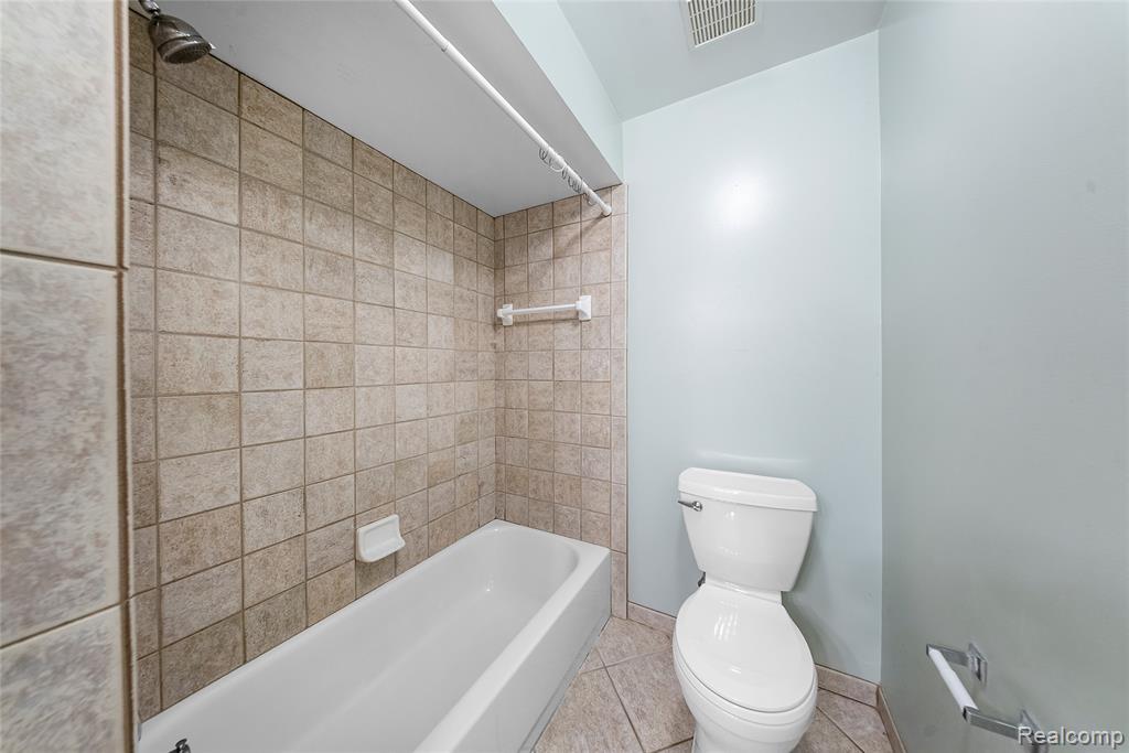 8487 Sherwood Drive, Grosse Ile, MI 48138 — Photo 37