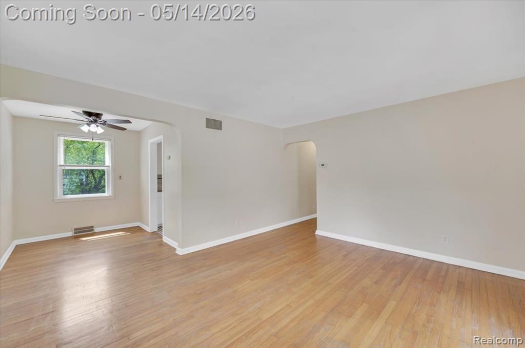 134 Glanworth Street, Lake Orion, MI 48362 — Photo 5