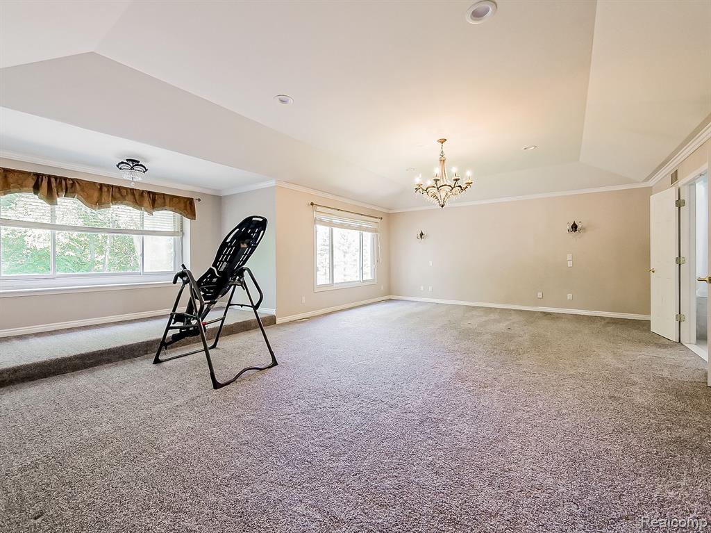5570 HAMPSHIRE Drive, West Bloomfield, MI — Photo 40