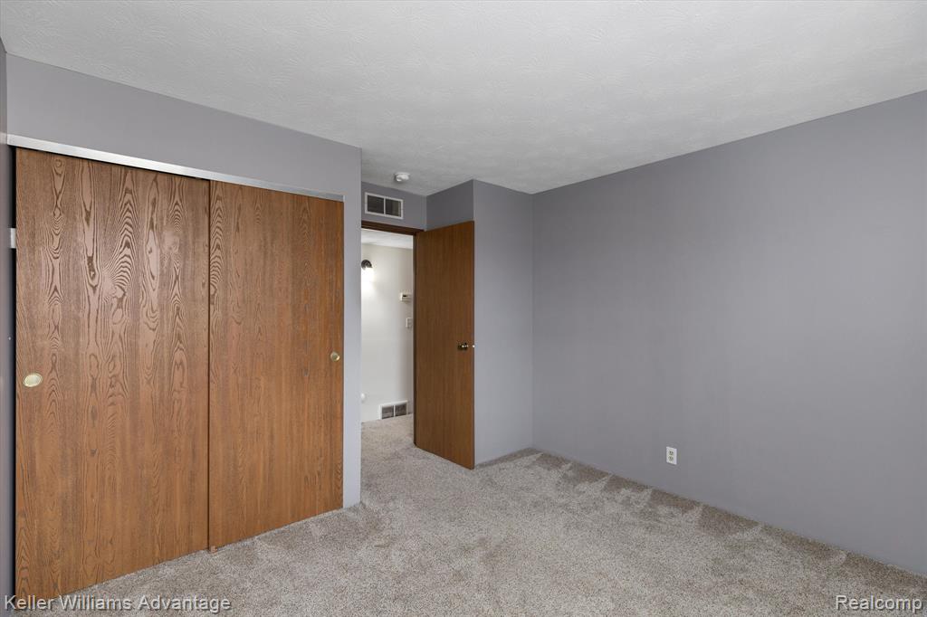 61244 GREENWOOD Drive, South Lyon, MI 48178 — Photo 10