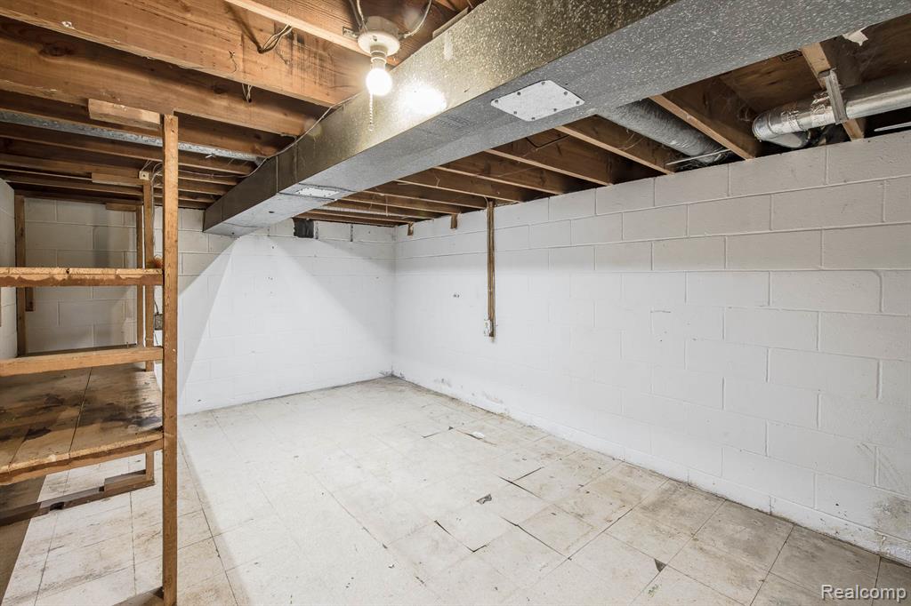 7709 Shelley Drive, Clarkston, MI 48348 — Photo 52