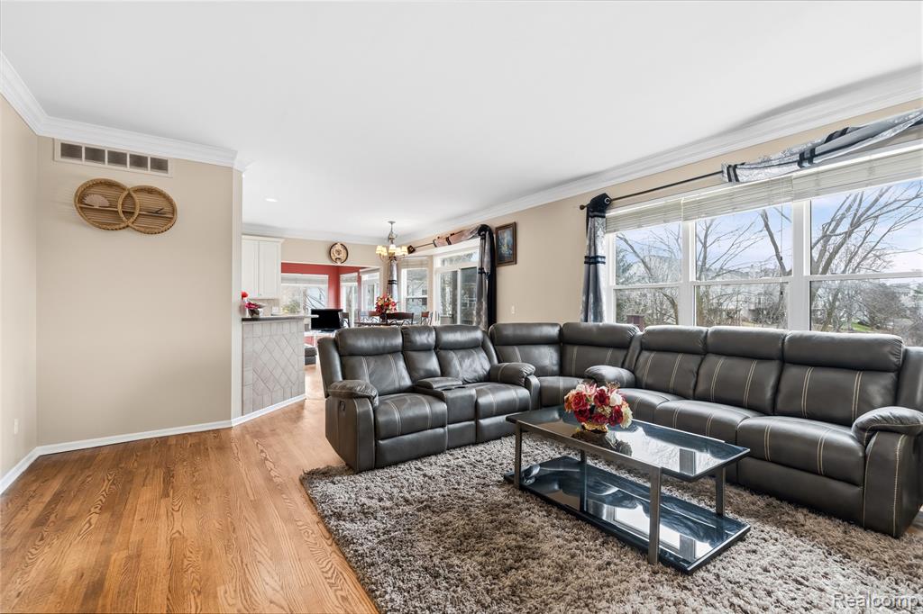 4337 Meadowbrook Court, Grand Blanc, MI 48439 — Photo 23