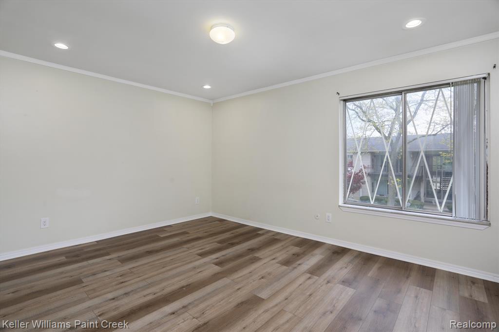 8433 Kennedy Circle, Warren, MI 48093 — Photo 14