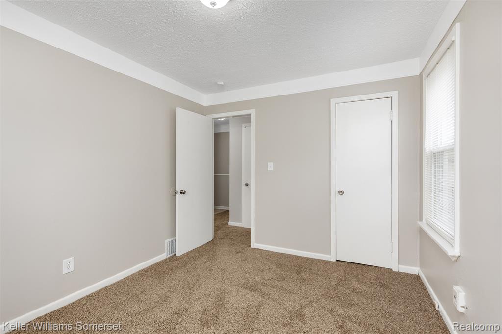 8477 Prospect Avenue, Warren, MI 48089 — Photo 8