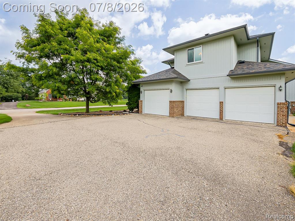 6398 High Valley Drive, White Lake, MI 48383 — Photo 31
