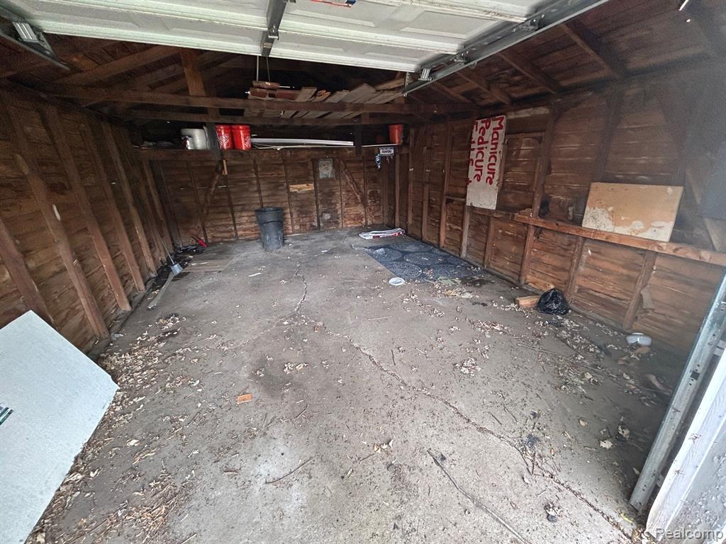 7576 STUDEBAKER Avenue, Warren, MI 48091 — Photo 16