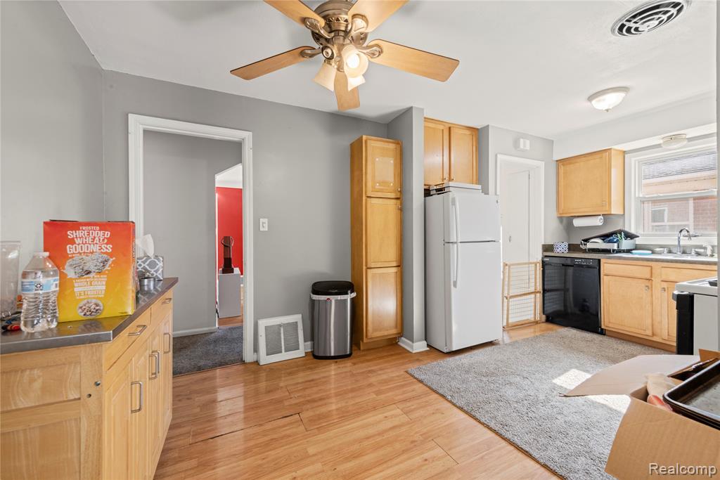 9627 Merriman Road, Livonia, MI 48150 — Photo 22