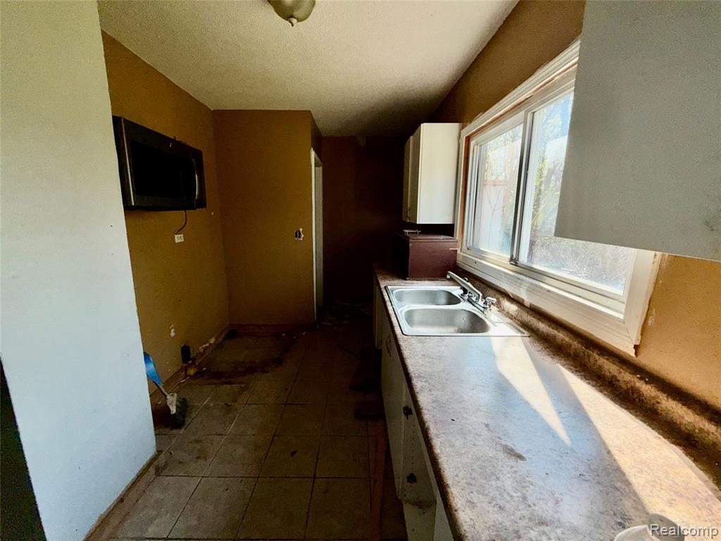 3233 W Home Avenue, Flint, MI 48504 — Photo 13