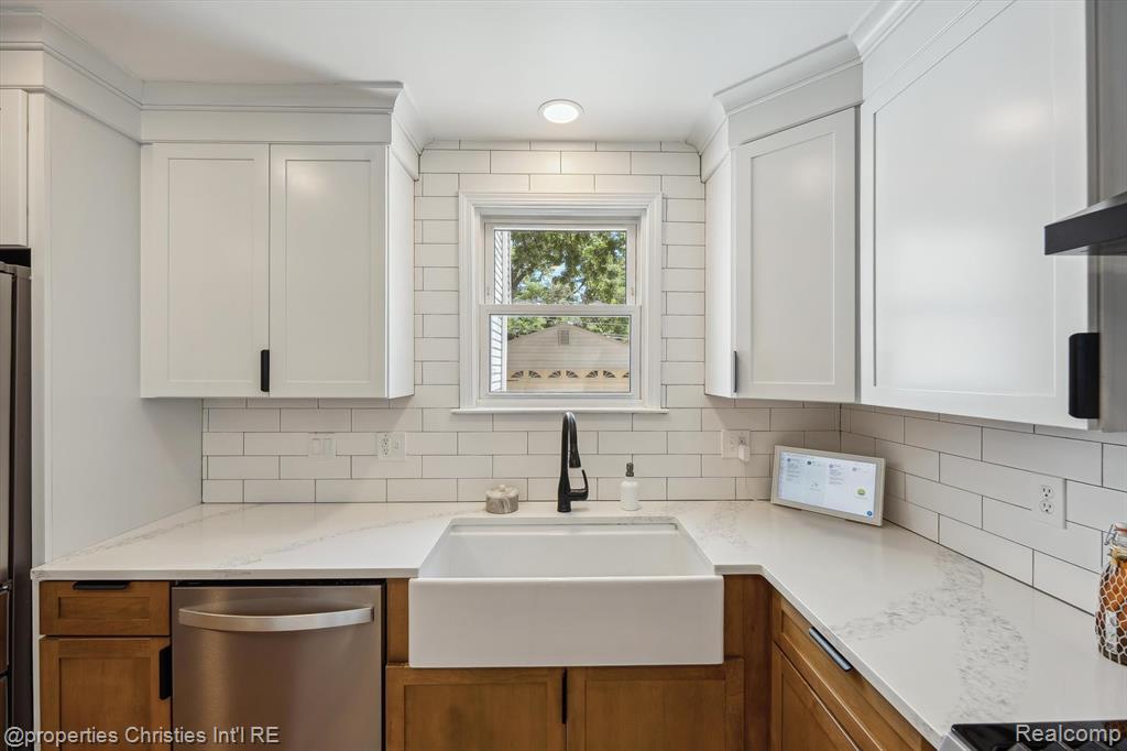 9824 Arden Street, Livonia, MI 48150 — Photo 20