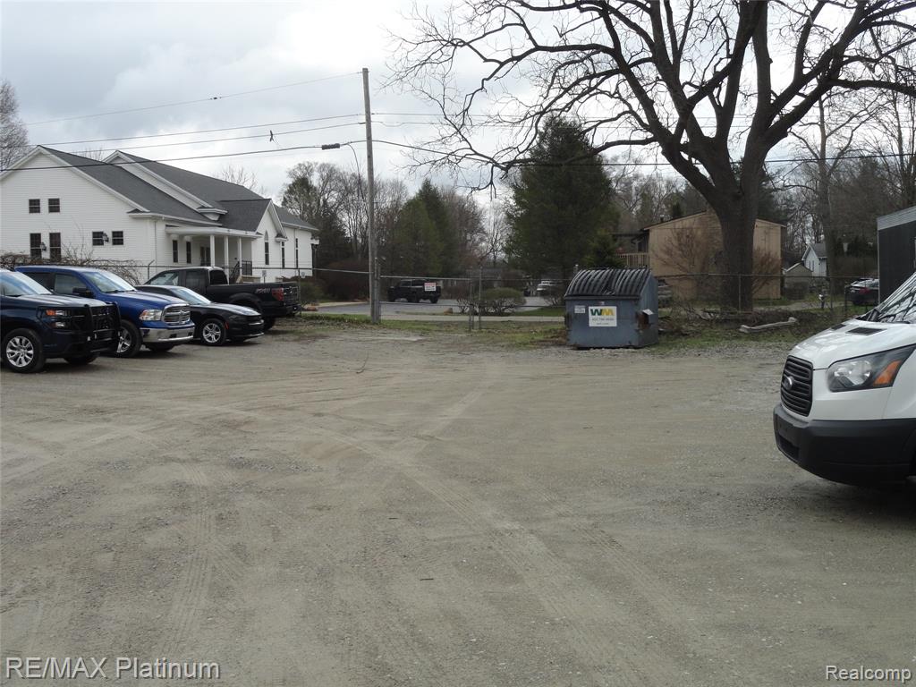 3552 Avon Street, Hartland, MI 48353 — Photo 25