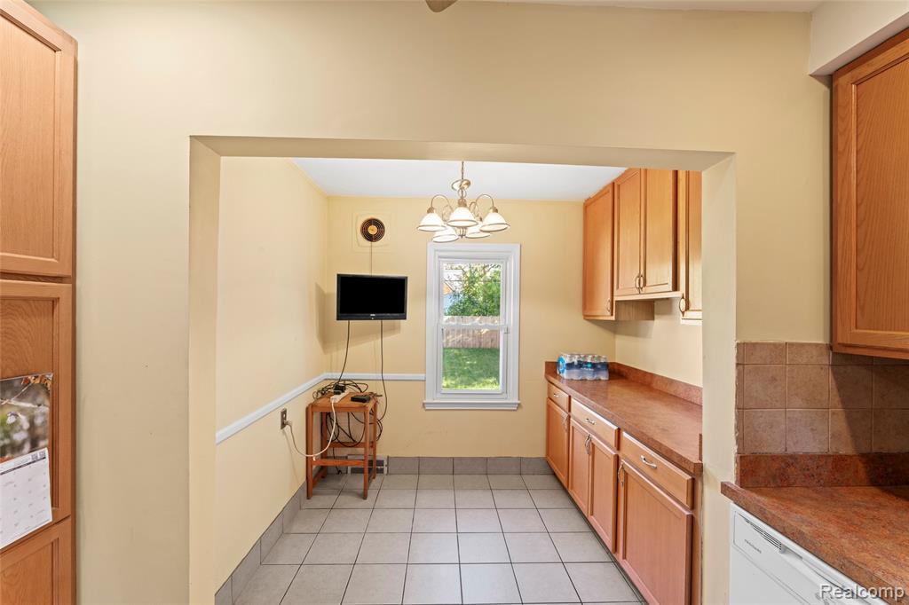 18300 Prairie Street, Detroit, MI 48221 — Photo 18