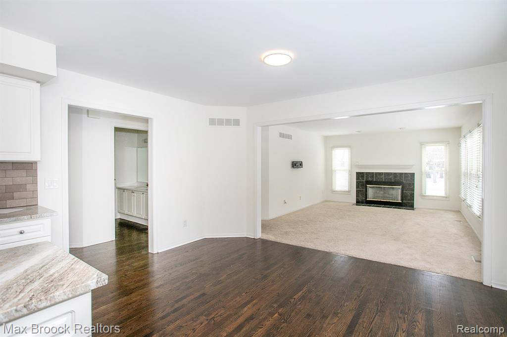 6817 Woodcrest Drive, Troy, MI 48098 — Photo 18
