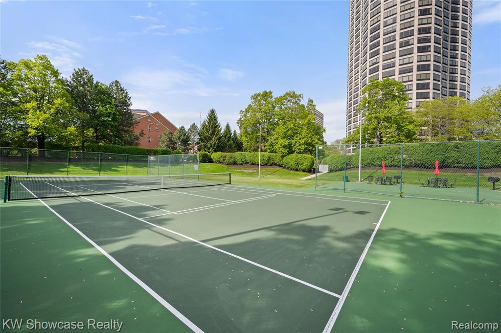 5000 Town Center Center, 703, Southfield, MI 48075 — Photo 35