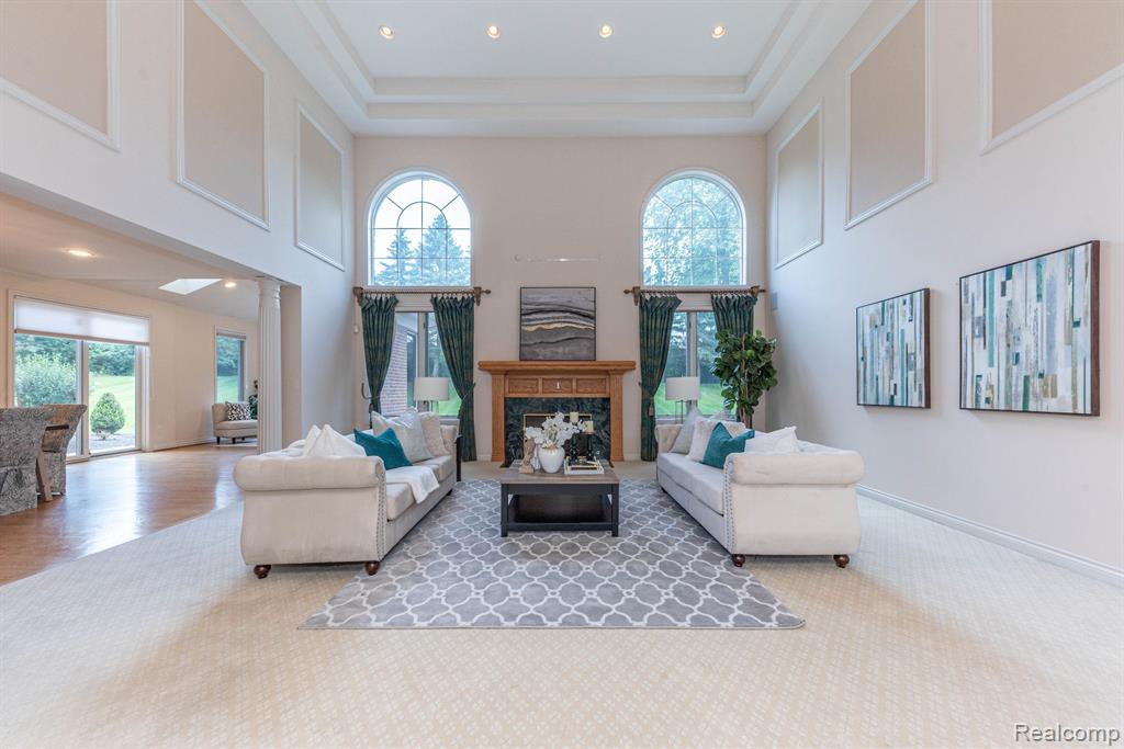 5003 HICKORY POINTE Drive, Orchard Lake Village, MI 48323 — Photo 18