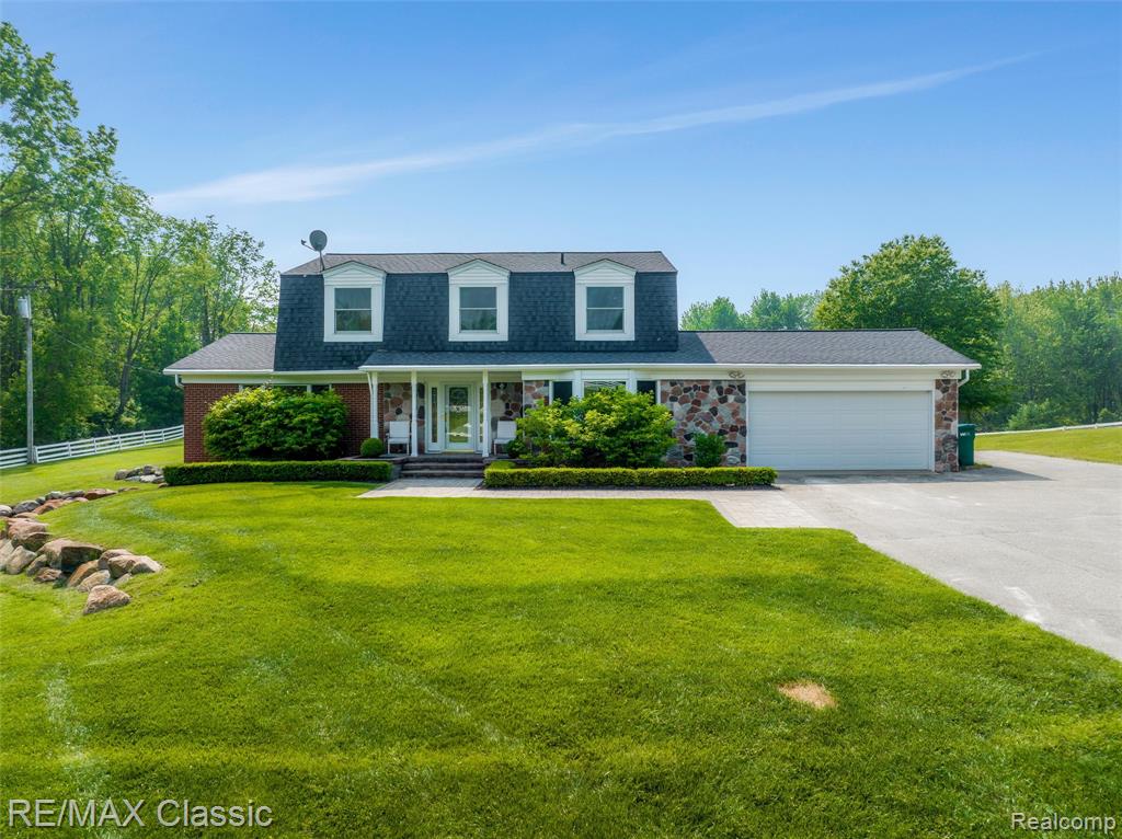 8173 Earhart Road, South Lyon, MI 48178 — Photo 2