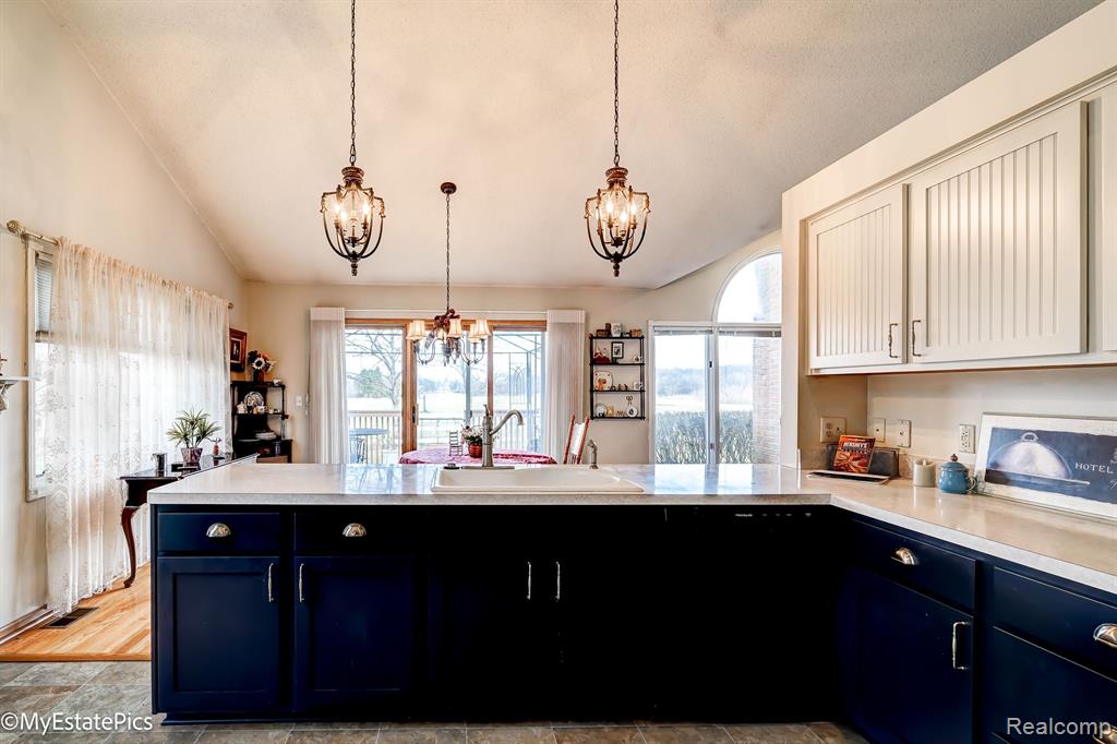 1807 PEBBLE CREEK Drive, Canton, MI 48188 — Photo 21