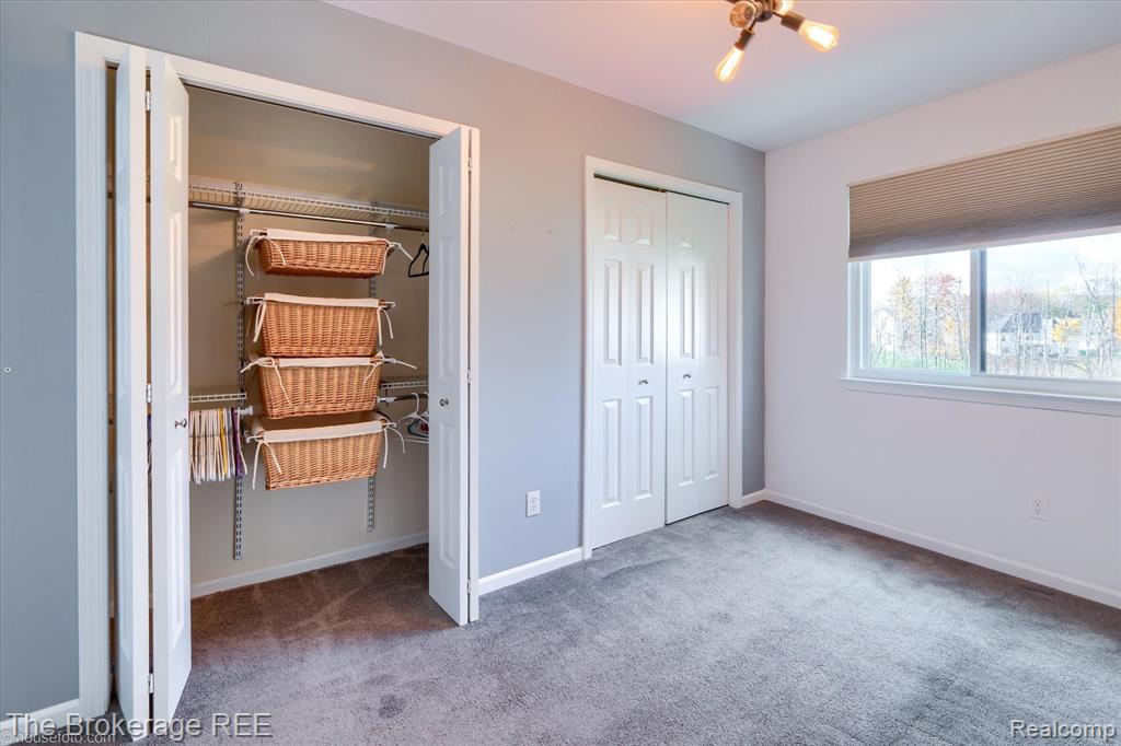 5239 Farmridge Lane, Grand Blanc, MI 48439 — Photo 57