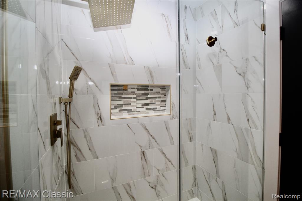 42160 Woodward Avenue, Bloomfield Hills, MI 48304 — Photo 26