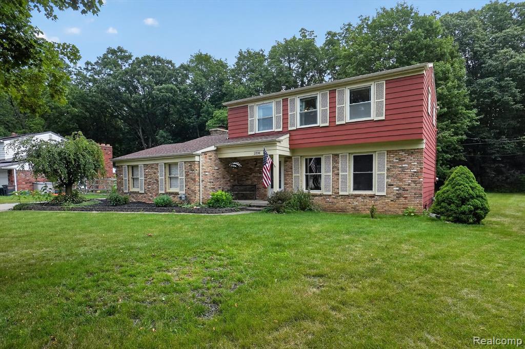2356 Pineview Court, Flushing, MI 48433 — Photo 4